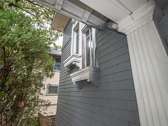 3rd image of 111 Forest Ave