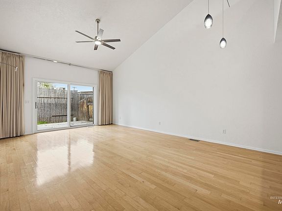 4th image of 4617 N Carlsbad Way