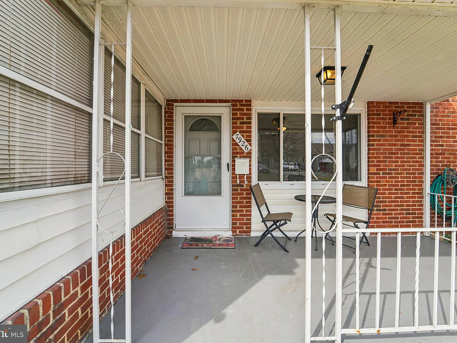 2 bed, 896 sqft, $1,650 — Photo 3