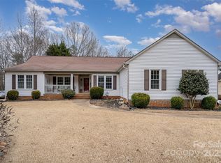 4554 Appaloosa Ln, Charlotte, NC 28215