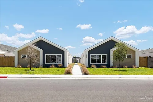 1424 E Iris Ave Photo 1