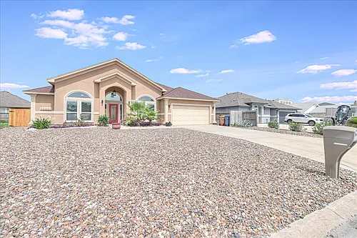 15501 Escapade St Photo 1