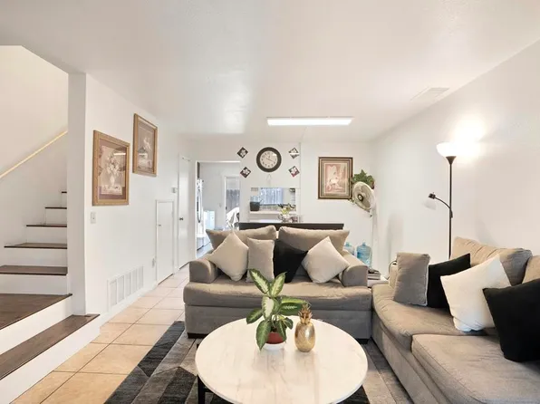888 Cherrywood Way Unit 14, El Cajon, CA 92021