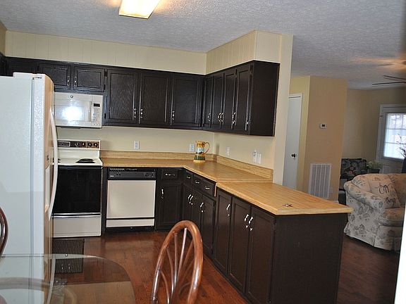 plenty of storage in kitchen