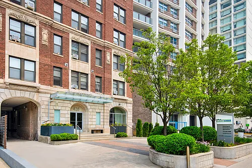 Reside at Belmont Harbor Photo 1