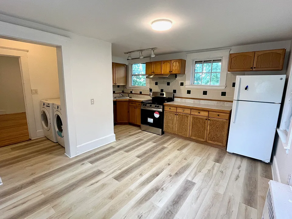 436 Waverley Oaks Rd #2