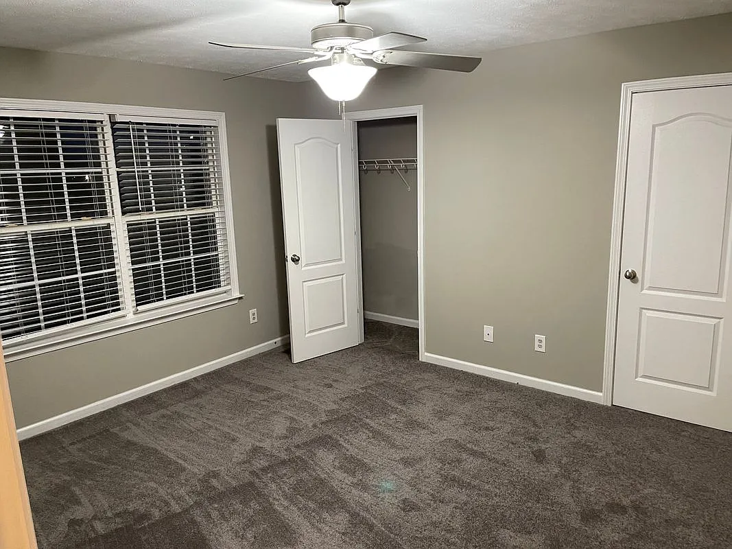 3 bed, 2.0 bath, 1228 sqft, $1,800 — Photo 3