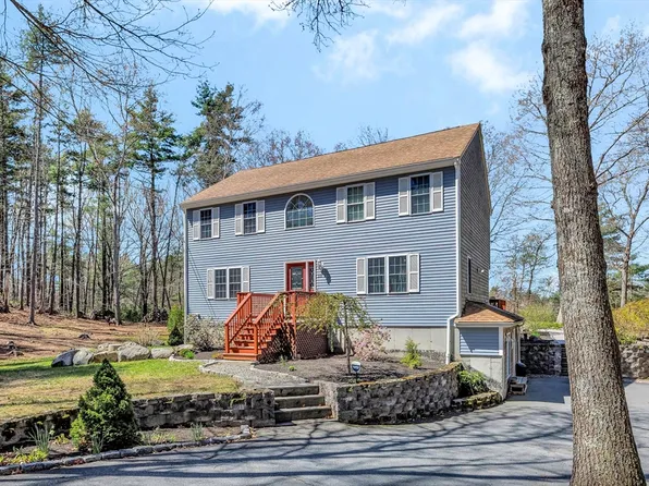 331 Braley Hill Rd, Rochester, MA 02770