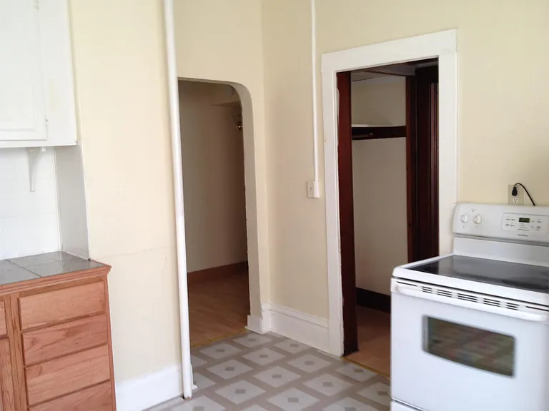 518 Locust St — Photo 7