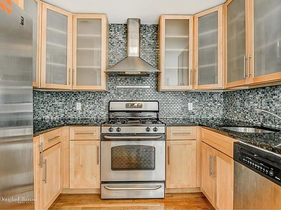 4th image of 610 Union Ave #5B