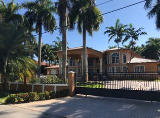 9928 NW 133rd St, Hialeah Gardens, FL 33018