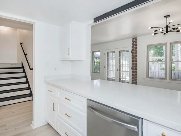 4300 W Francisco APT 5, Pensacola, FL 32504