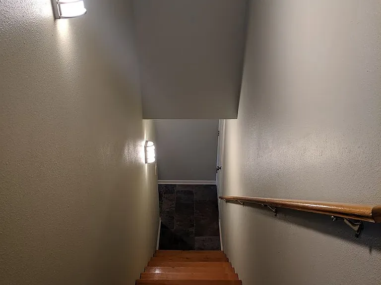 246 Jefferson Pl — Photo 4