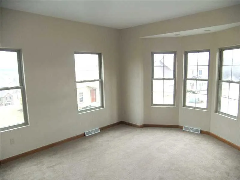 309 Jefferson Ct photo 1