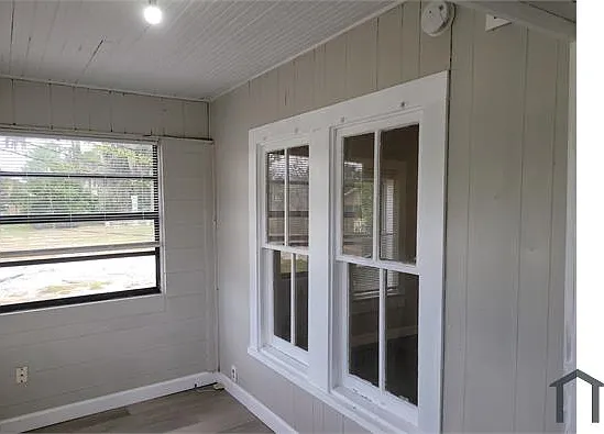1215 Historic Goldsboro Blvd — Photo 6