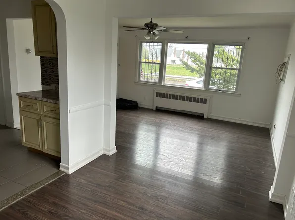 (undisclosed Address), Bellerose, NY 11426