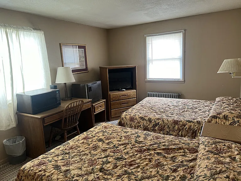 404 Lincoln Hwy — Photo 5
