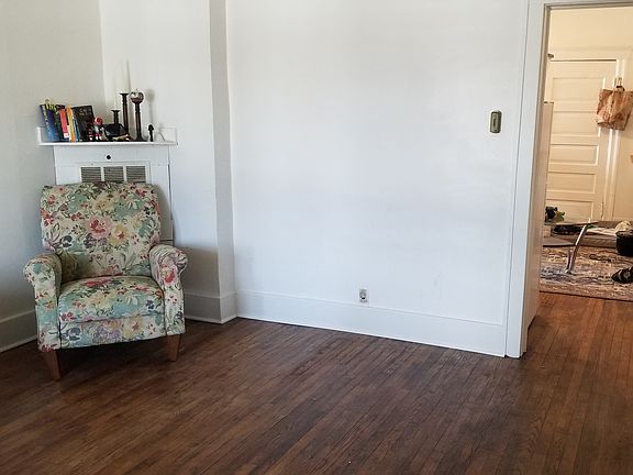 3rd image of 4135 E Palmer Ave