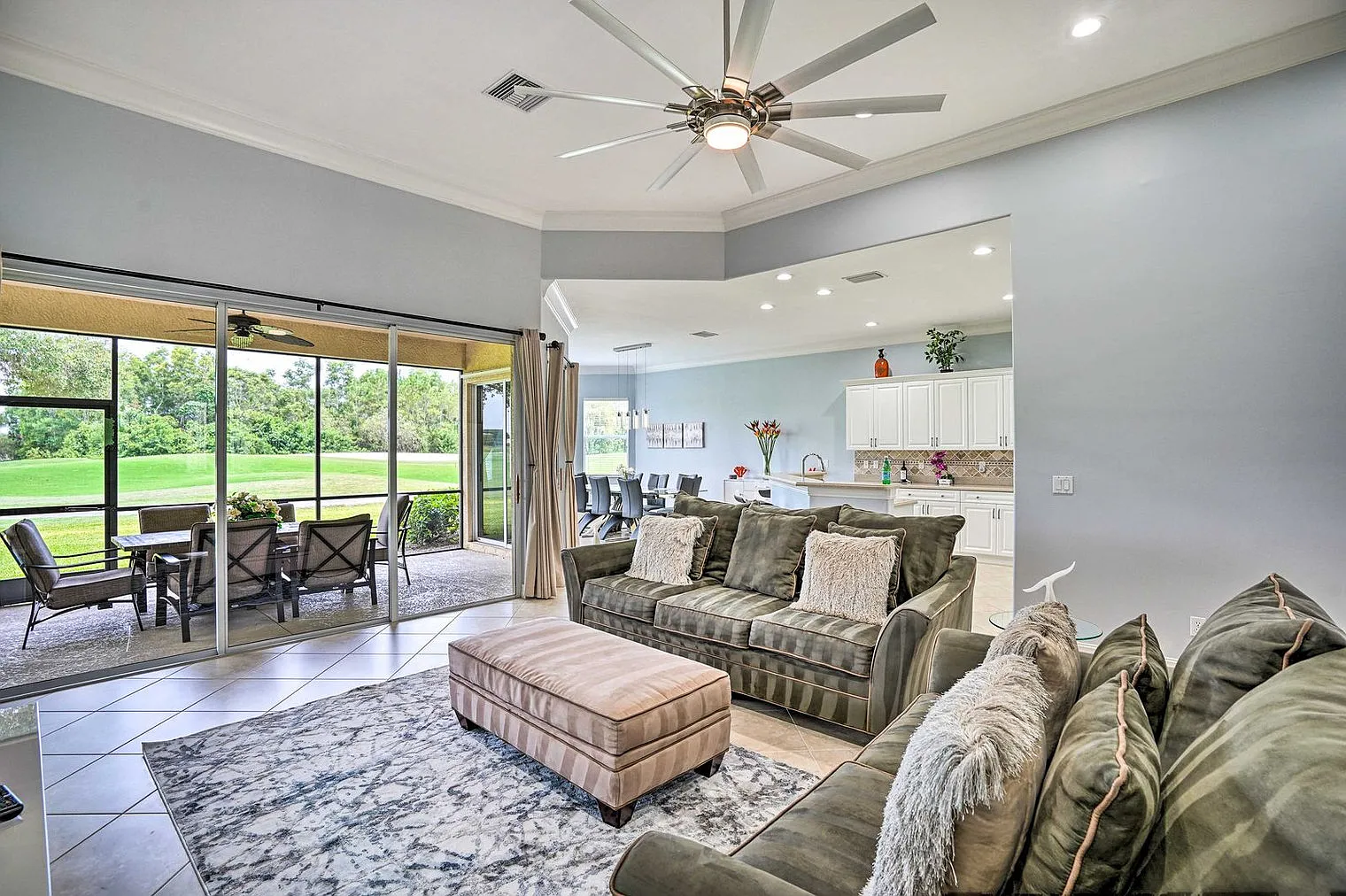 3 bed, 2.0 bath, 2066 sqft, $5,870 — Photo 2