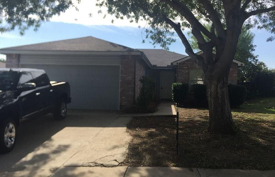 1st image of 916 Cortez Dr