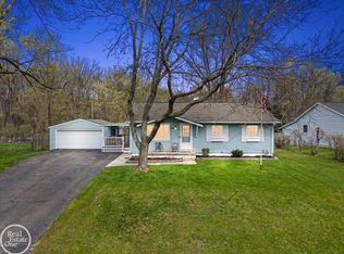 2516 Peters St, Orion, MI 48359