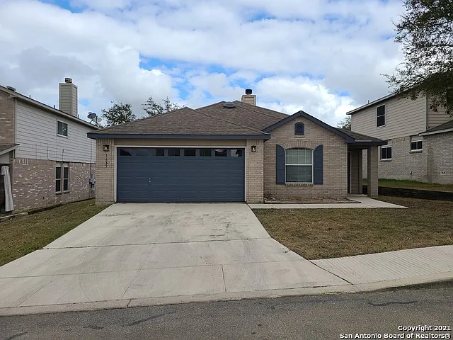 3 bed, 2.0 bath, 1608 sqft, $1,700 — Photo 2