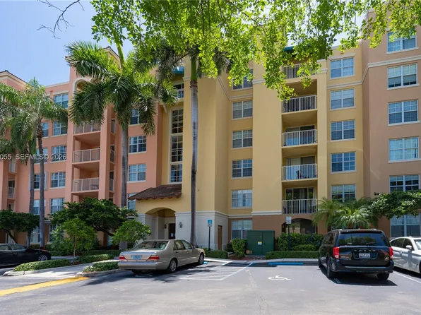 19555 E Country Club Dr, Aventura, FL