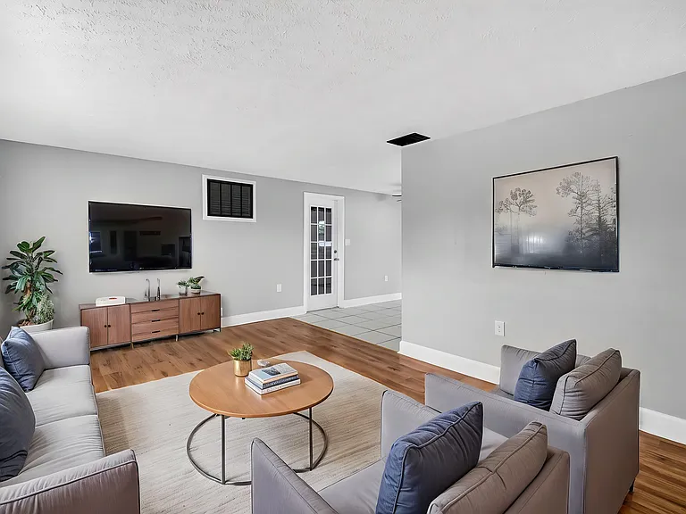 10135 Old Hickory Ln — Photo 3