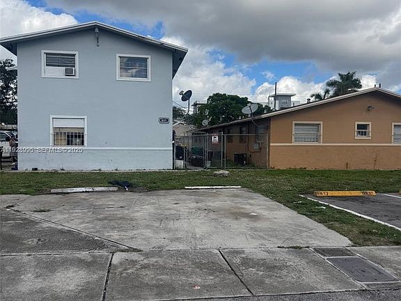 2nd image of 3821 SW 13th Ct