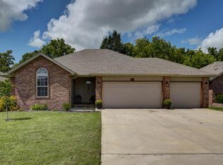 2051 S Fisk Ave, Springfield, MO 65807