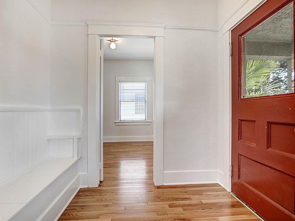 2nd image of 2281 W 28th St