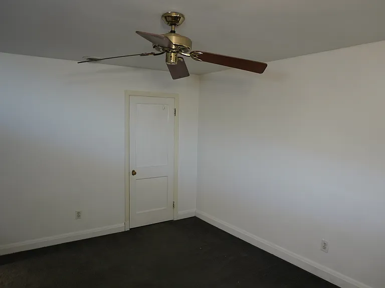 205 E Burke Ave — Photo 21