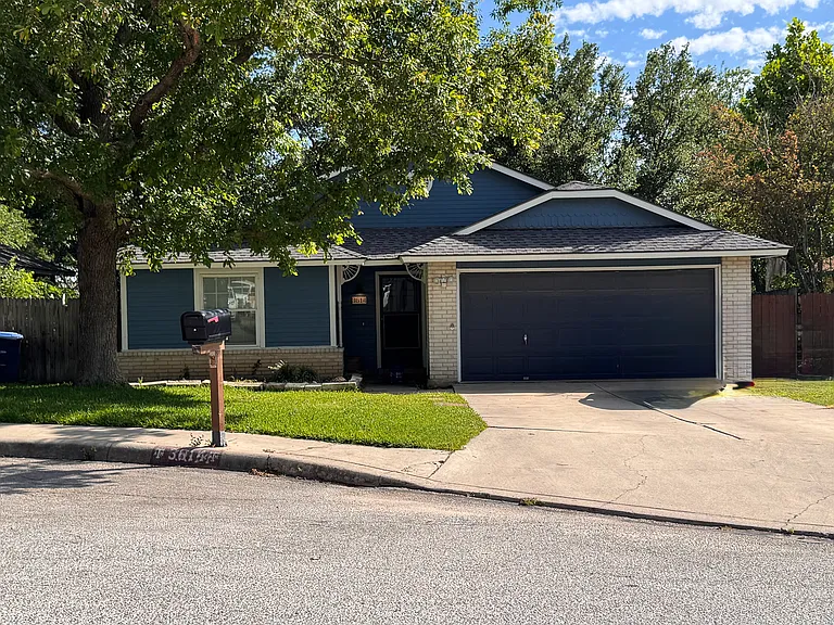 3614 Ridge Dawn St — Photo 1
