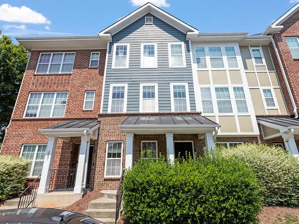 2003 Summerhouse Rd, Cary, NC 27519