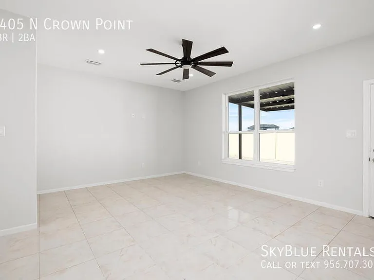 5405 N Crown Point — Photo 2