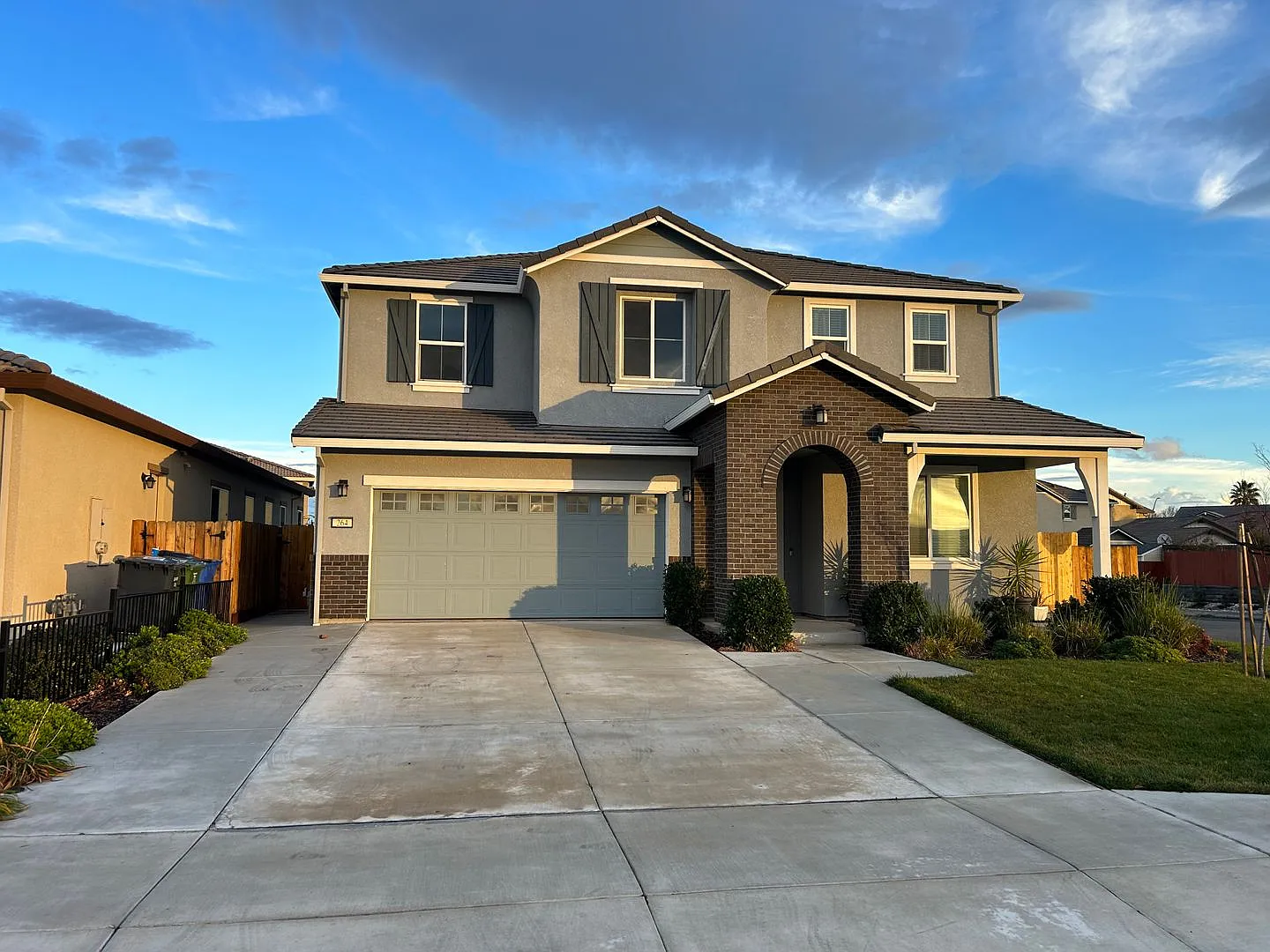 Stunning 5 Bedroom, 4 Bath Tracy Home / Best Property Management — Photo 1