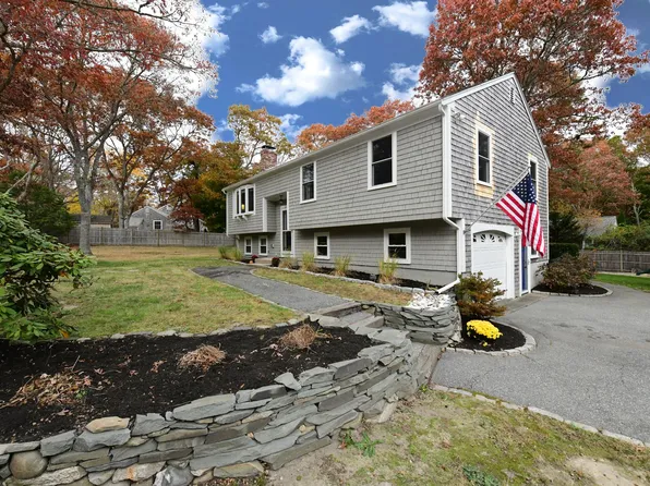 2 Meredith Road, Forestdale, MA 02644