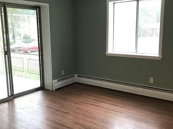 4th image of 18 Nelson Dr APT 2E