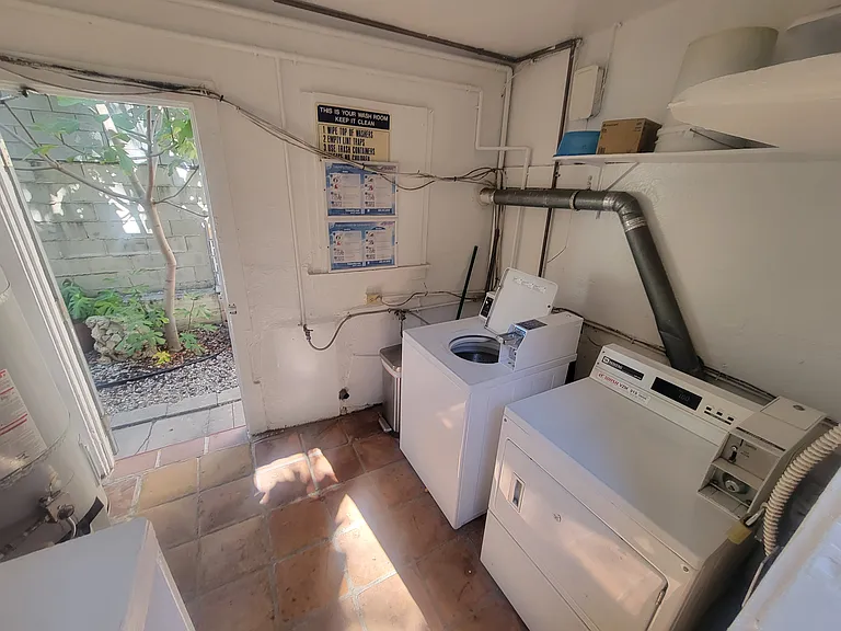 756 N Van Ness Ave #1 — Photo 14