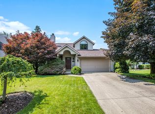 1359 Maplewood Dr, Saline, MI 48176