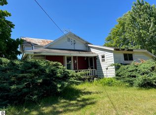 8489 Ferris Rd, Elwell, MI 48832