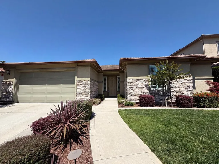 3935 Deergrass Cir — Photo 2