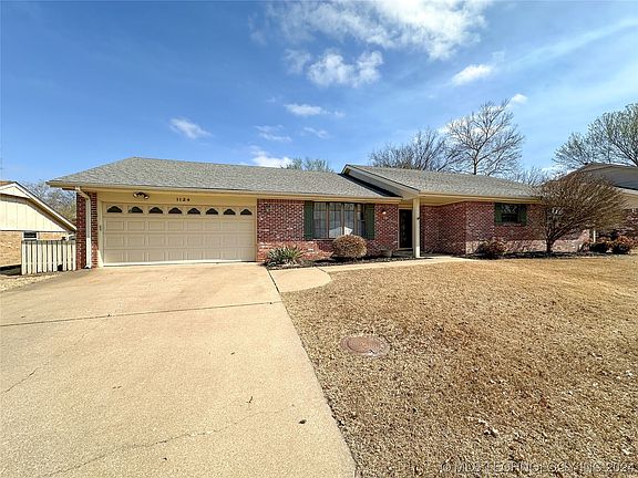 2nd image of 1124 Lariat Dr