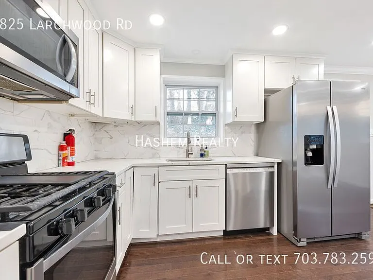3825 Larchwood Rd — Photo 2