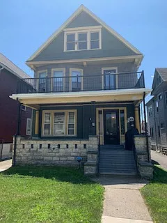 49 Hughes - Upper — Photo 1