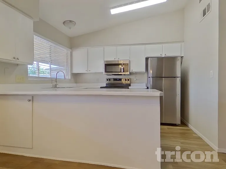 7044 W Taylor St — Photo 6