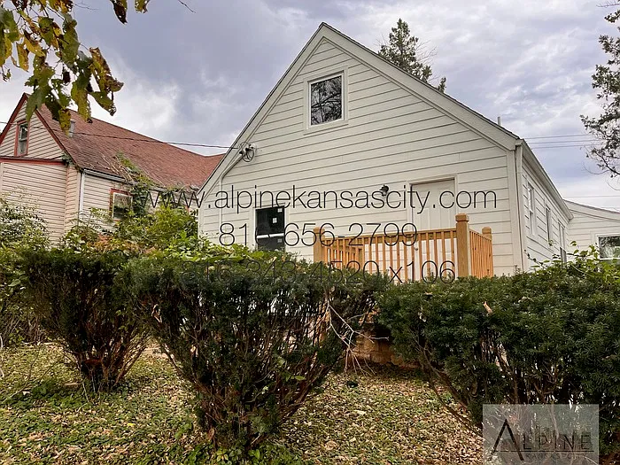 3 bed, 2.0 bath, 1380 sqft, $1,800 — Photo 2