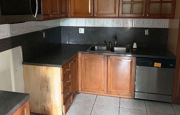 5th image of 19472 NW 54th Pl