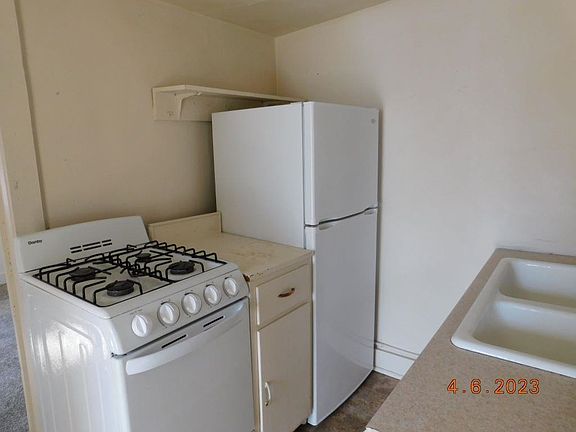 5th image of 802 E 6th St #8