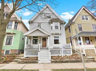 1607 E Lafayette Pl, Milwaukee, WI 53202